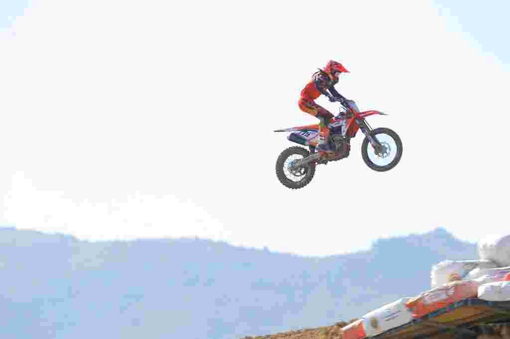 moto kros motorbisiklet 1727160661_MXGP1