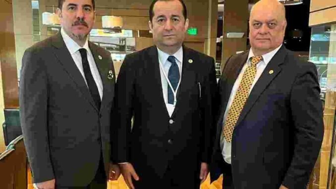 türkiye emlak İzmir İl Başkanın Özkan Yalaza, TEDB Genel Başkanı Hakan Akçam ve İstanbul İl Başkanı Erkan Özgür