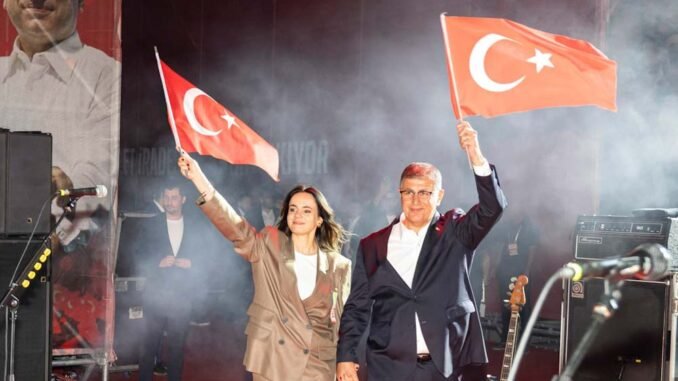 İzbb tugay ve esi 19 mayısta _20250520_215725